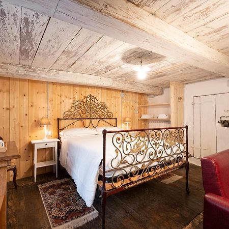 B&B Casa Quaroni Anzino Bagian luar foto
