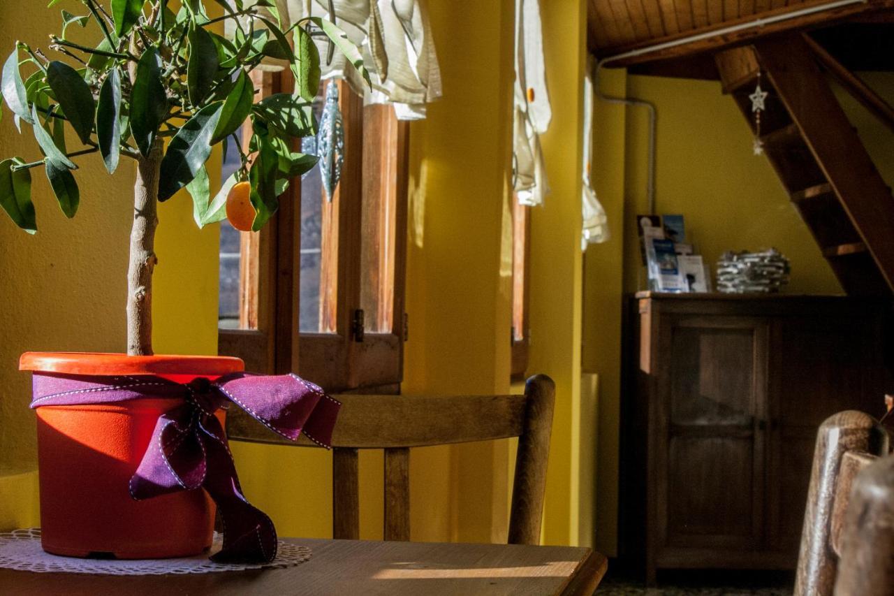 B&B Casa Quaroni Anzino Bagian luar foto
