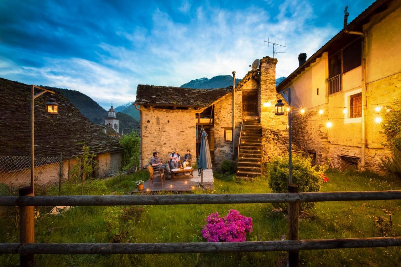 B&B Casa Quaroni Anzino Bagian luar foto
