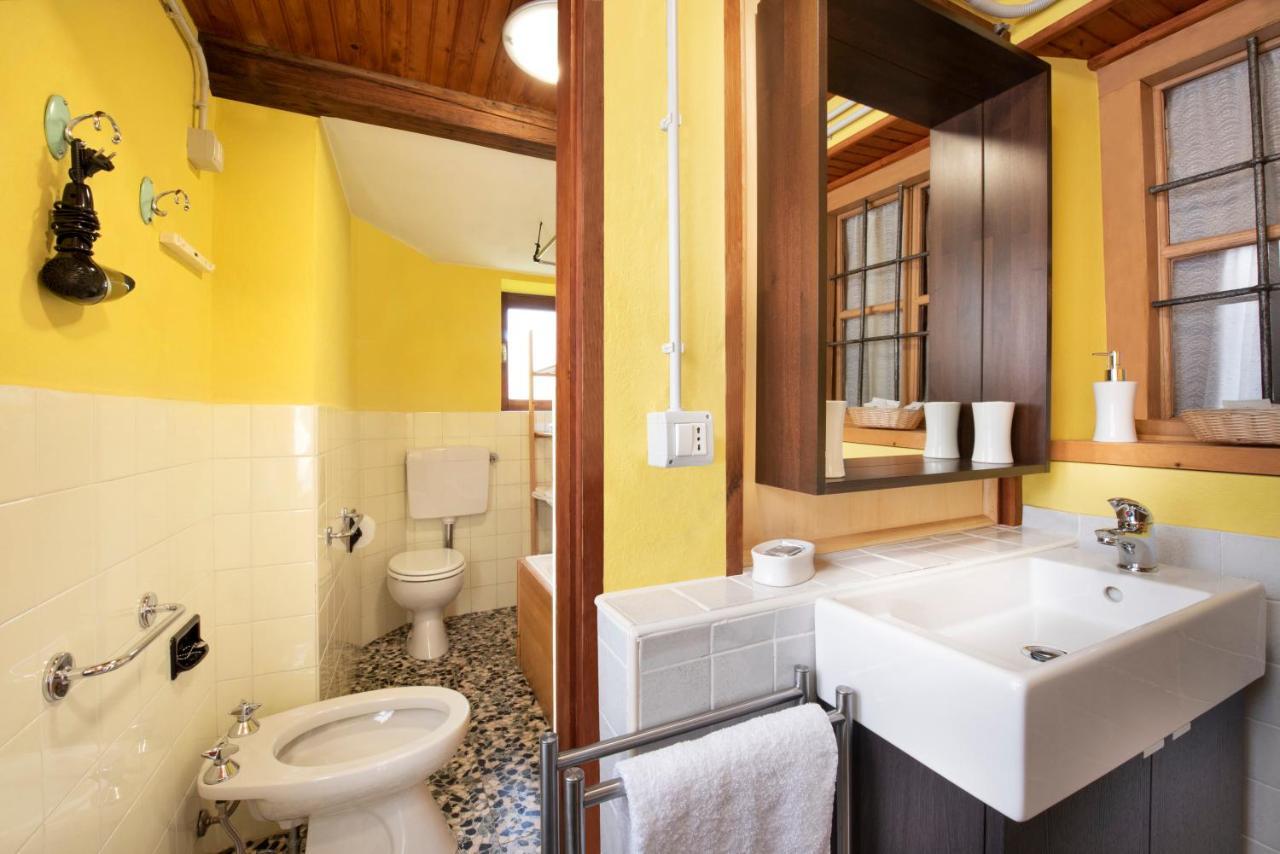 B&B Casa Quaroni Anzino Bagian luar foto