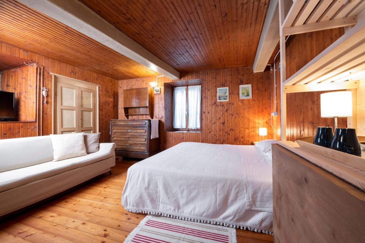 B&B Casa Quaroni Anzino Bagian luar foto