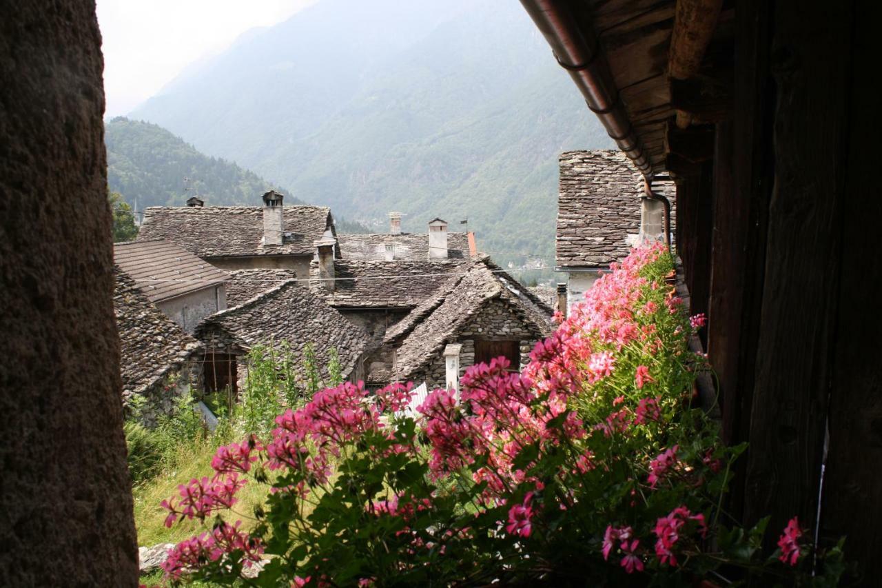 B&B Casa Quaroni Anzino Bagian luar foto